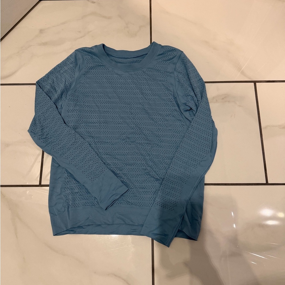 Lululemon Breeze By Light Blue Long Sleeve Perforated Knit Top Sz S